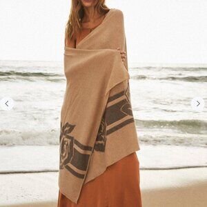 + Beryll Flower Cashmere Wrap Scarf | Camel